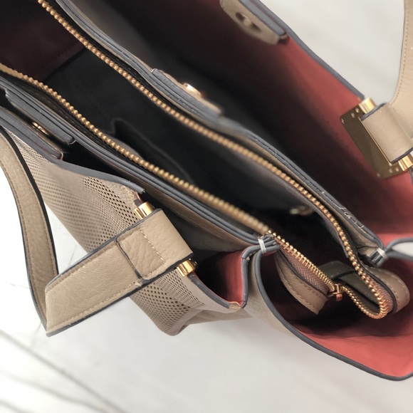 Vince Camuto purse - Picture 4 of 8